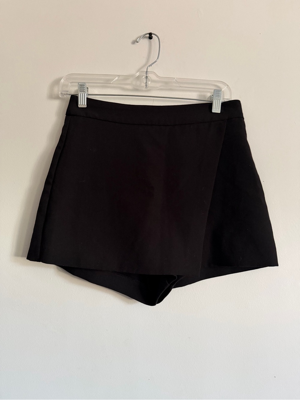 Dynamite Black Wrap-Front Skort Shorts size 2